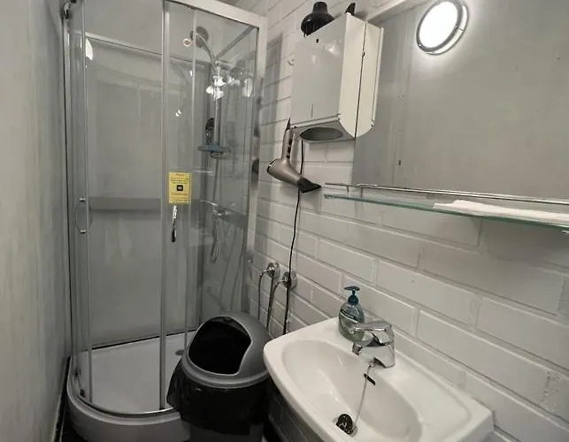 Hostel Hmi Smart Group 667 *