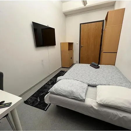 Hmi Smart Group 667 Hostal Helsinki